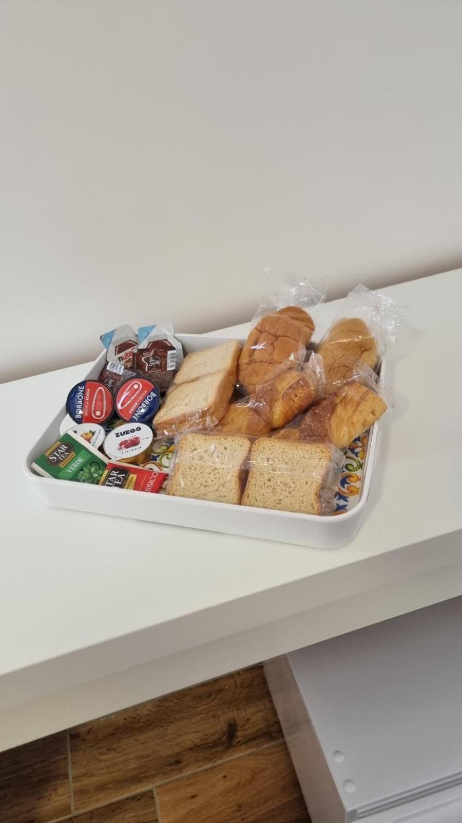 Fly Napoli Bed & Breakfast Екстериор снимка